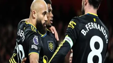 独家揭秘！威廉-帕乔转会风云：身价激增至8000万欧元巅峰，或狂跌至6000万欧元低谷，悬念重重！