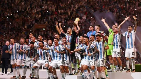 《英媒曝：阿尔特塔心仪莱奥，力图联手萨卡打造无敌边翼组合》